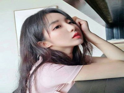 掀裙子打翘臀校花屁屁,校园惊现恶作剧，校花隐私受侵犯